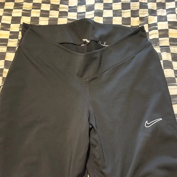 Nike Black Wide-Leg Pants - Picture 2 of 3
